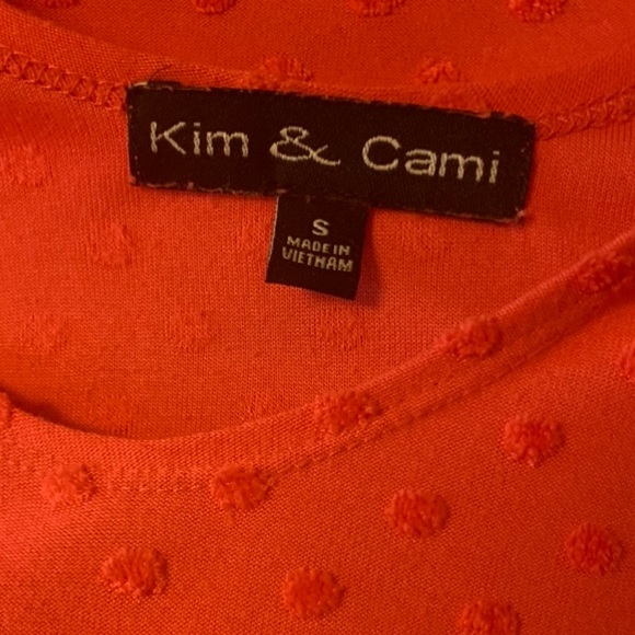 KIM AND CAMI Swiss Dot Top Bat Wing Sleeves Size SMALL - Picture 6 of 8